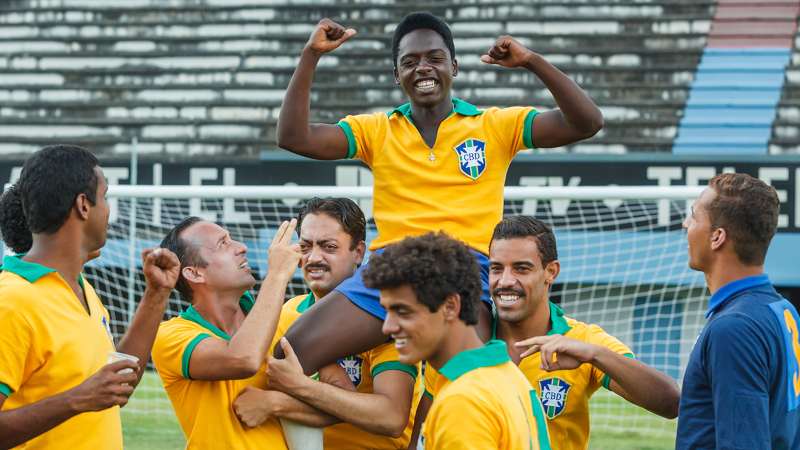 Sinopsis Pele: Birth of a Legend, Kisah Legenda Sepak Bola Brazil di